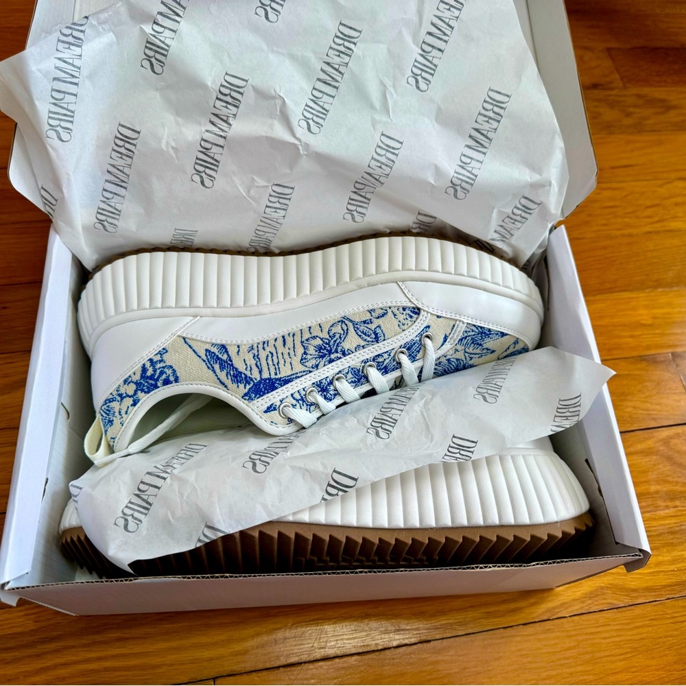 Chinoiserie Pattern Blue & White Canvas Toile Platform Sneakers NIB - Picture 3 of 11